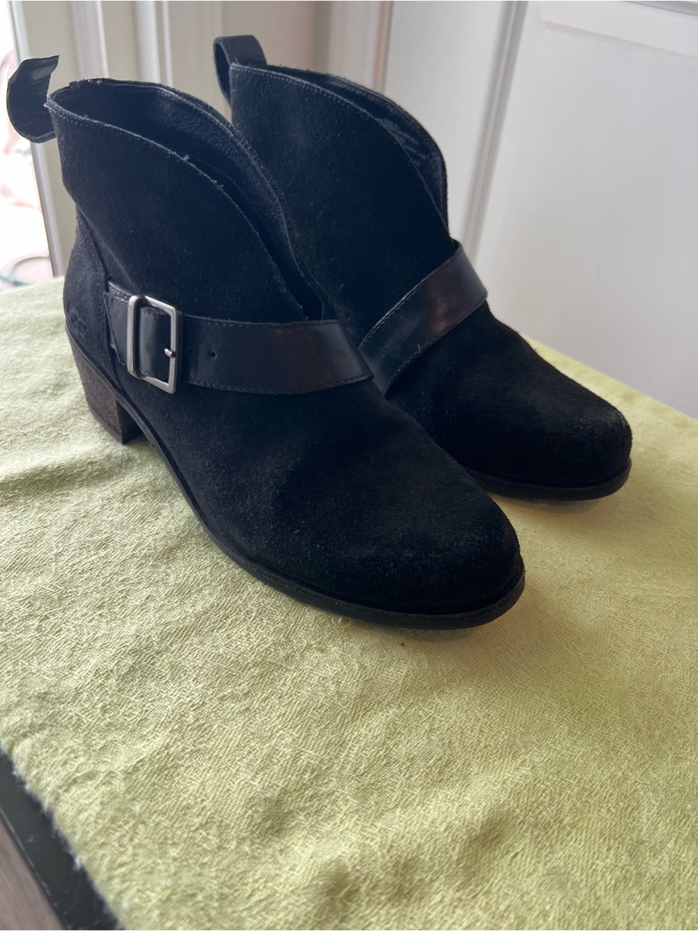 UGG Wright Black Suede Ankle Booties with Buckle Strap. Size 6 - Picture 4 of 10